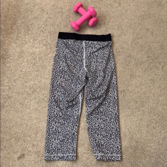 Nike Pro XS Capris Black/White Mezzo - Picture 7 of 8